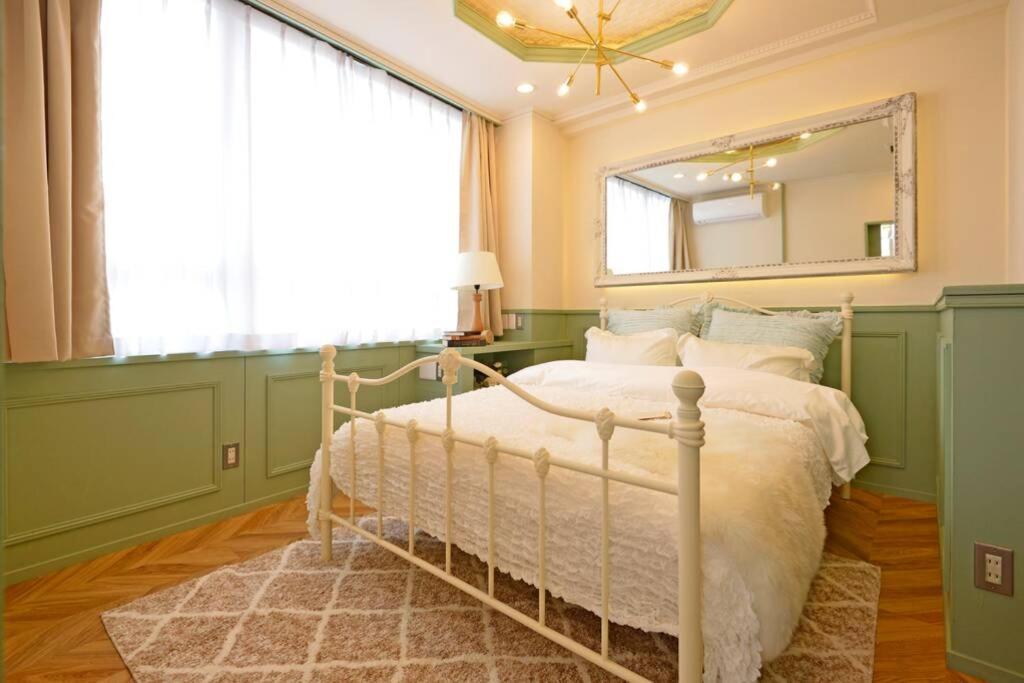 Апартаменты Meee Shinjuku Токио Экстерьер фото