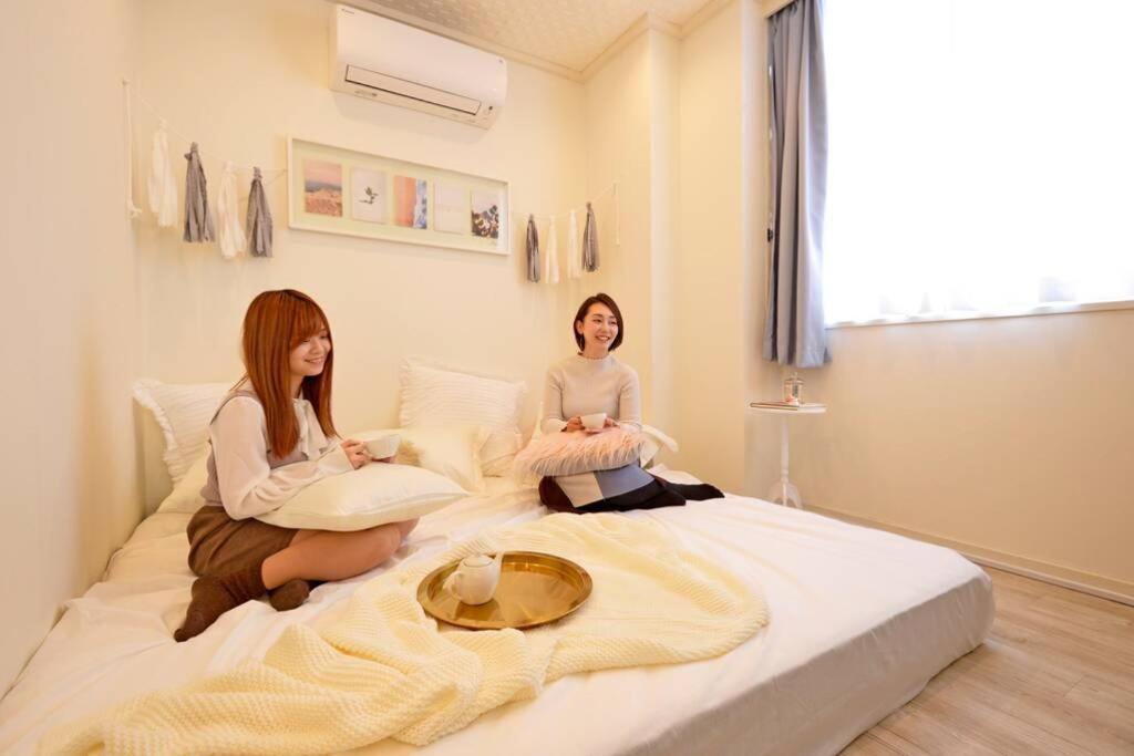 Апартаменты Meee Shinjuku Токио Экстерьер фото