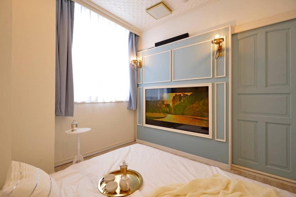 Апартаменты Meee Shinjuku Токио Экстерьер фото