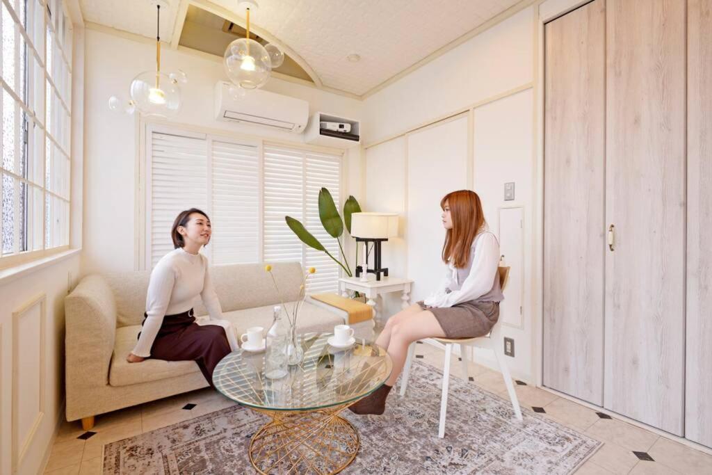 Апартаменты Meee Shinjuku Токио Экстерьер фото